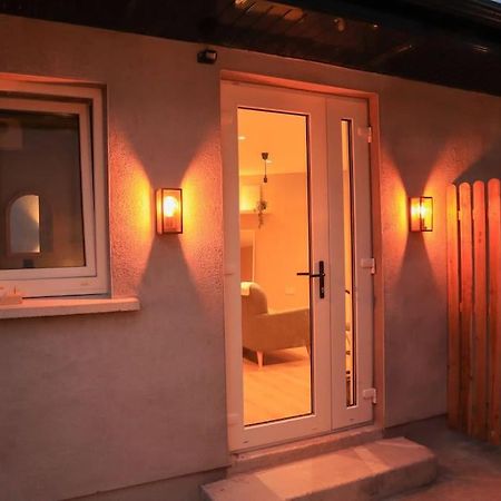 Modern Studio Apartment In Cashel Кашел Екстериор снимка