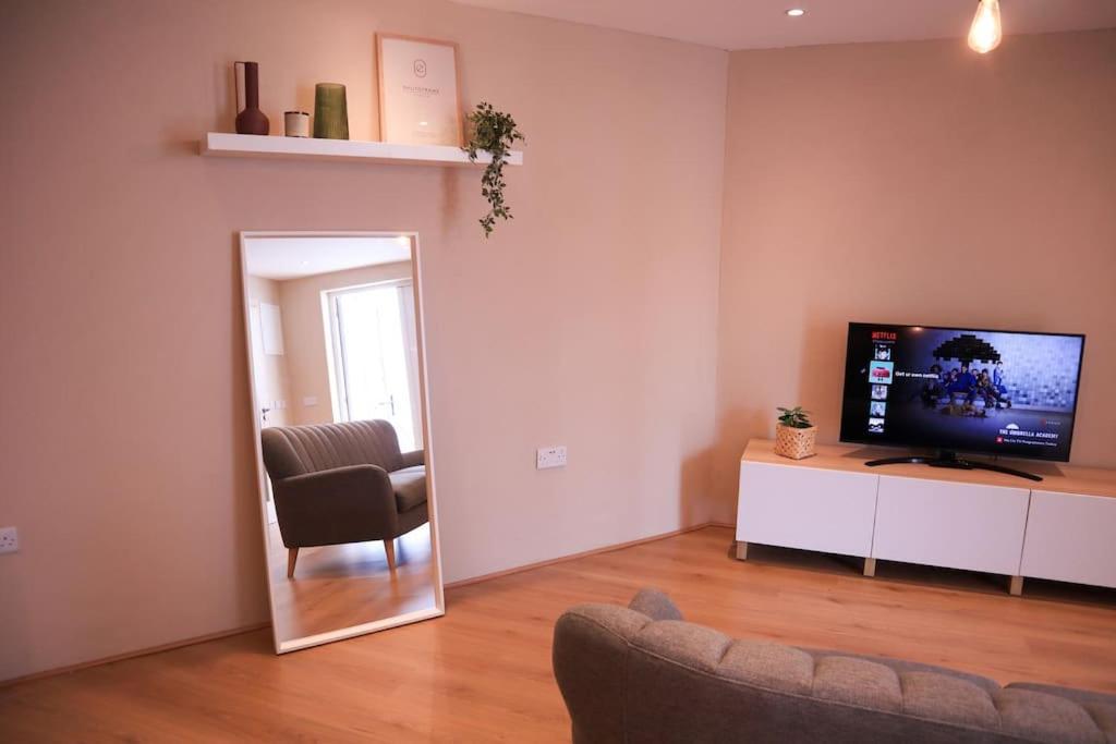 Modern Studio Apartment In Cashel Кашел Екстериор снимка